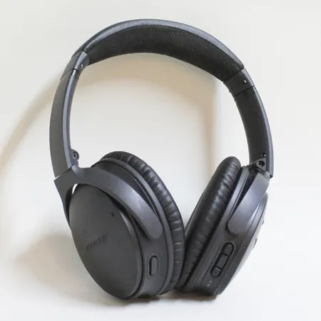 Trådlösa hörlurar, Bose, QuietComfort 35, skyddsfodral, funktionstestad, laddare saknas, bruksskick