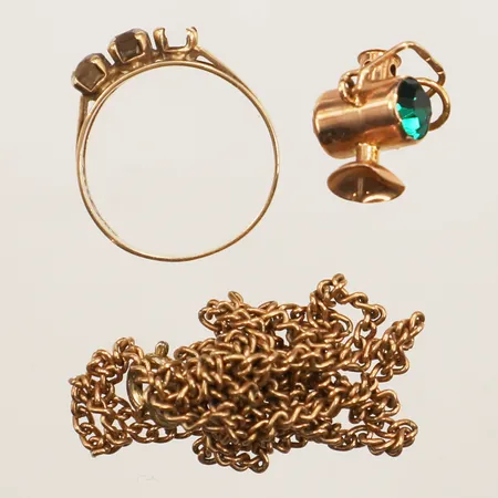 Diverse guld, stenar, defekt, 14K  Vikt: 10,4 g