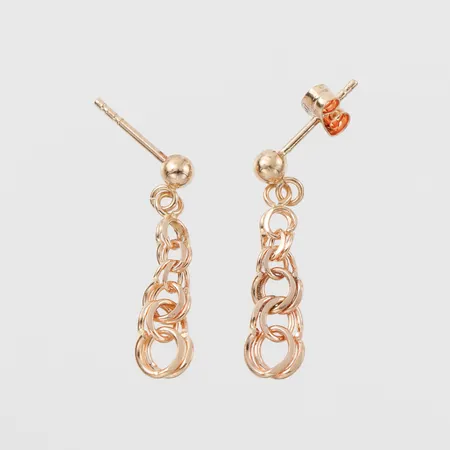 Parörhängen Bismarck, höjd 23,5mm, ett lås saknas, 18k Vikt: 1,4 g