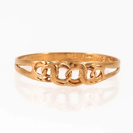 Ring, bismarck, i 18K guld. Den är 1,7 - 4,4 mm bred, är i storlek 17¼ och väger 0,8g. Kattfot.