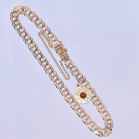 Armband Bismarck med 1 berlock och säkerhetskedja, längd 20 cm, bredd länk 5 mm, 18K. Vikt: 9,2 g