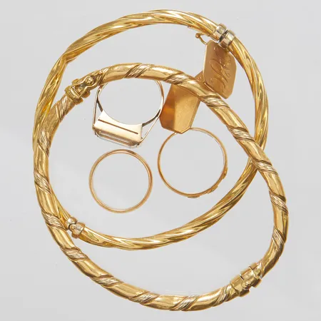 Diverse guld, bucklig, skeva, gravyrer, defekta, 18K Vikt: 32,7 g