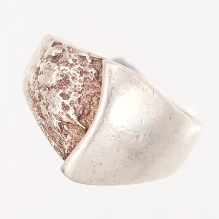 Ring mönstrad, stl 17¾, bredd: 4-13mm, silver 925/1000 Vikt: 6,8 g