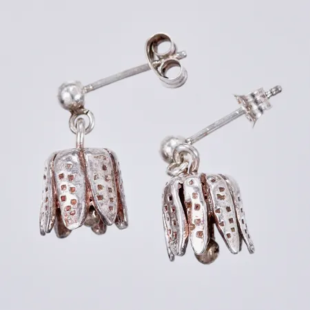 Ett par örhängen, Längd: ca 15mm, bredd: ca 1-6mm, silver, 925/1000 Vikt: 2,9 g