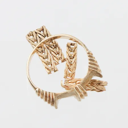 Trasigt guld 18k 1.9 gram, 14k 2 gram. Vikt: 3,9 g