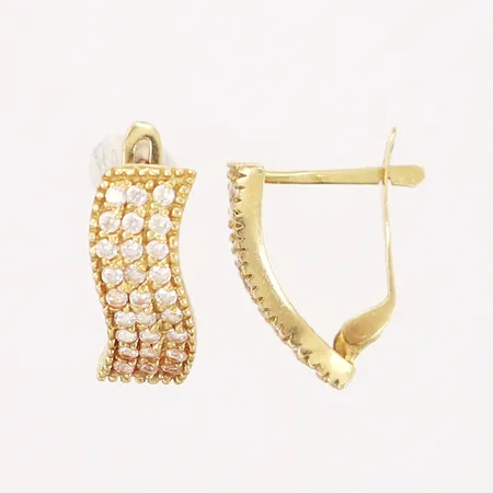 Ett par örhängen med vita stenar, 5x13x15mm, 18K Vikt: 2,6 g