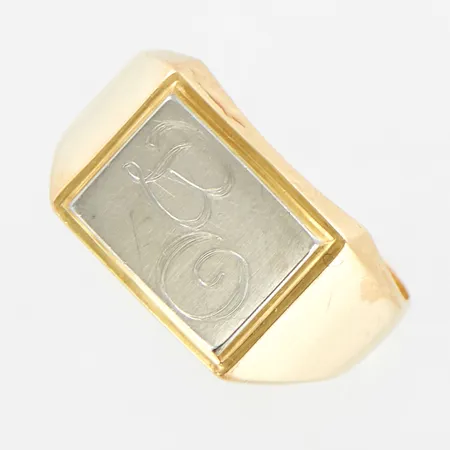 Klacking med monogram, stl 18¼, bredd: 4-9mm, ovansida i vitguld, 18K Vikt: 3,9 g