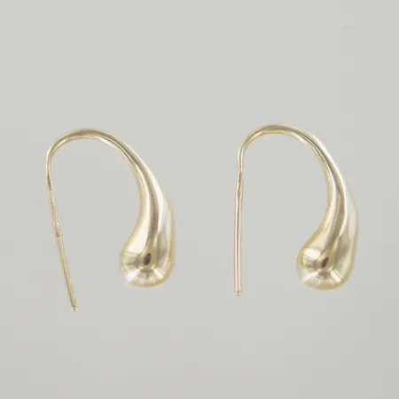 Ett par örhängen, solid, längd 2 cm, bredd 5 mm, 18K Vikt: 8,9 g