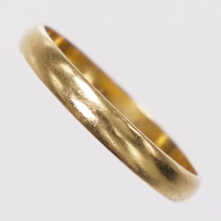Ring, slät, stl 18½, bredd 2,9mm, gravyr, 18K Vikt: 2,2 g