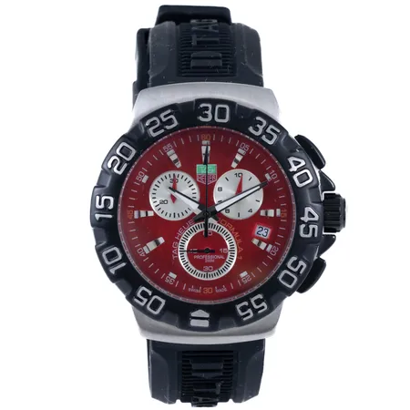 Herrur Tag Heuer Formula 1 i stål med gummiband. Boett 40 mm. Ref CAH1113 Snr RRV8776. Safirglas. Quartz- går ej- batteribyte krävs. Inga tillbehör. 