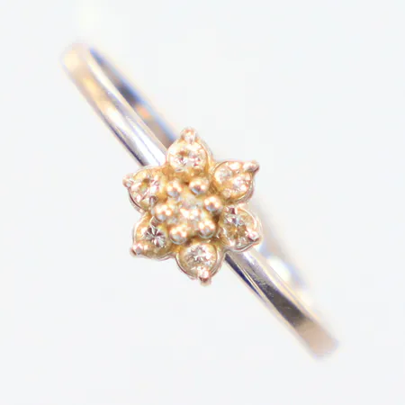 Ring vitguld, vita stenar, Ø17¾, 18k Vikt: 1,4 g