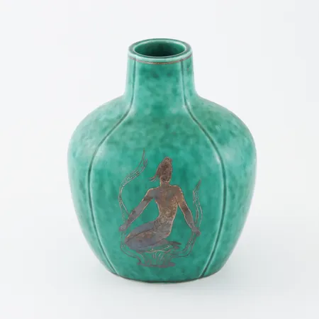 Vas Gustavsberg Argenta, märkt Nova,höjd ca 16 cm. Skickas med postpaket.