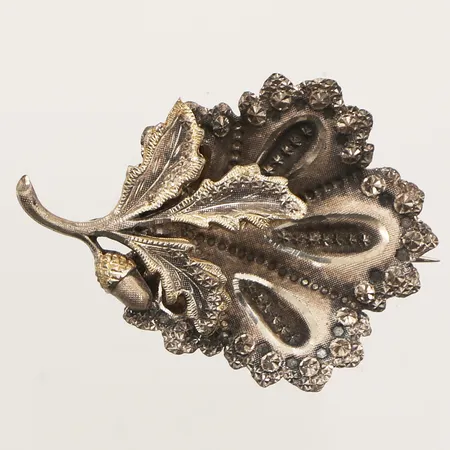 Brosch ekollon, längd 30mm, bredd 40,5mm, 830/1000 silver  Vikt: 2,9 g