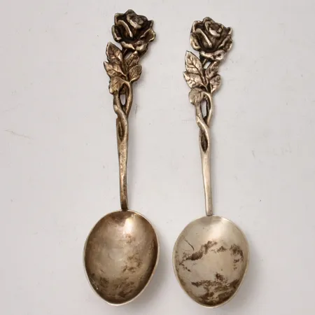   2st moccaskedar i silver, 10cm, modell Rosen, 830/1000, tillverkad av Stiltenn Sven Carlsson, år 60-tal, vikt 21,31g.