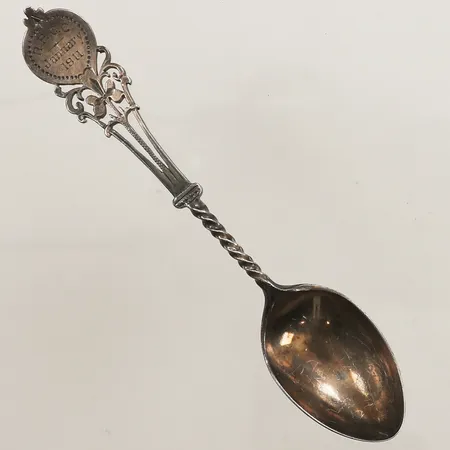 Sked, längd 11,5cm, gravyr, engelska stämplar, silver Vikt: 12,4 g