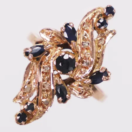 Ring, svarta stenar och vita stenar, stl 17¼, rödguld, skev skena, saknar stenar, 14K Vikt: 4,5 g