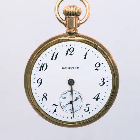 Fickur Hamilton, mycket fint urverk men som behöver service,  serienummer 3974/1545900, urtavla fint skick,   Ø50mm 