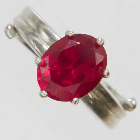 Ring, sten, stl 17, bredd 4-11,5mm, 925/1000 silver Vikt: 5,7 g