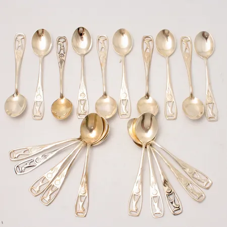 20st skedar i silver, 10,5cm, modell Jämtskogen, 830/1000, tillverkad av Schalin Bror Guld Ab, vikt 237,68g.