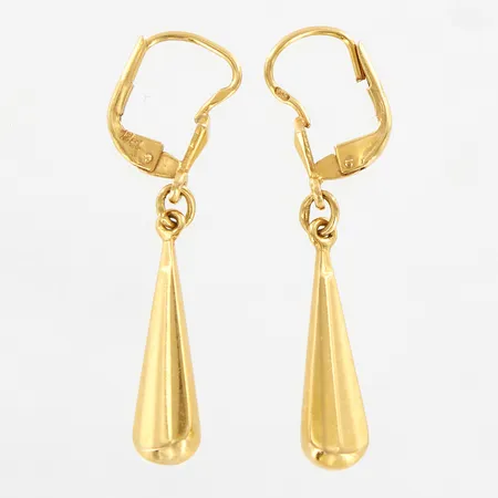 Ett par örhängen, 37mm, bredd: 5,5mm, 18K  Vikt: 2,6 g