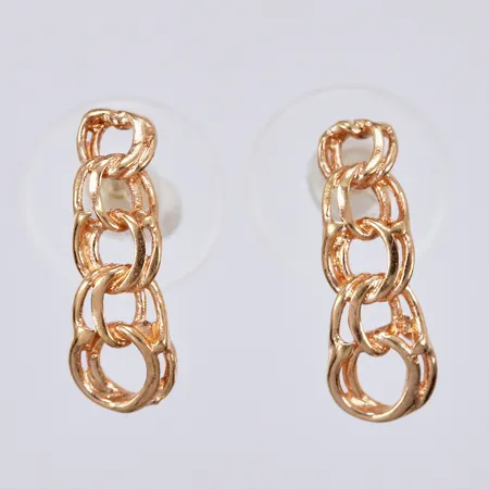 Ett par örhängen bismarck, doserade, längd: ca 1,5cm, bredd: ca 4-5mm, stopp i plast, 18K Vikt: 1,1 g