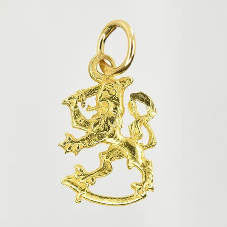 Hänge Finskt lejon, längd 28 mm, bredd 10 mm, 18K. Vikt: 0,8 g