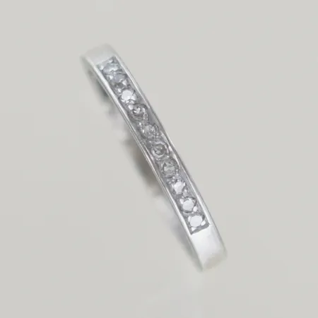 Ring med diamanter, 10 x 0,01ct, Ø 16 mm, graverad, 18K Vikt: 2,1 g