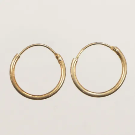 Ett par örhängen, Ø15mm, bredd 1,2mm, förgyllt, silver Vikt: 0,4 g