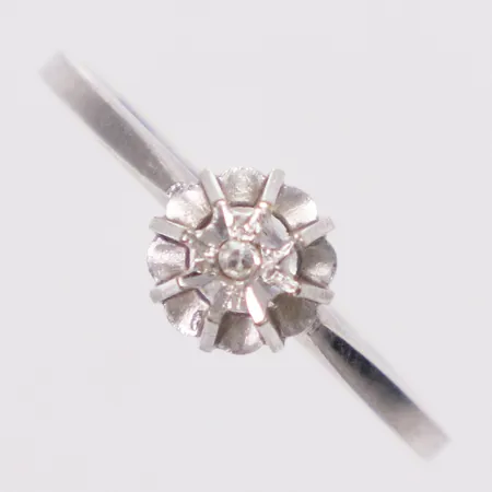 Ring, diamant 1xca0,01ct, stl 16¼, bredd 1,4-6mm, vitguld, 18K Vikt: 1,4 g