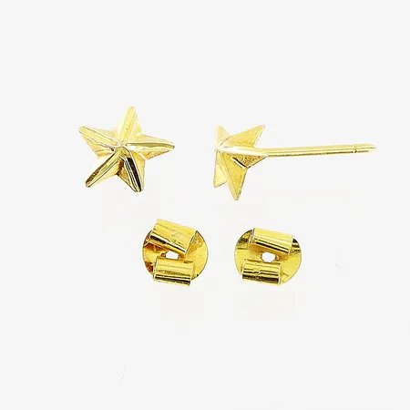 Ett par örhängen, stjärnor, Ø6mm, defekter, 18K Vikt: 0,3 g