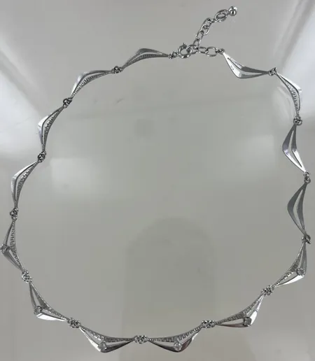 Halskedja, längd 45 cm, bredd 2 mm, siver 925/1000 Vikt: 18,1 g