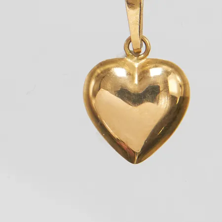 Hänge hjärta, längd ca 17mm, bredd 10mm, 18K Vikt: 0,5 g