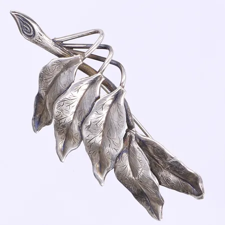 Brosch med löv, längd 70mm, bredd 30mm, Silver 830/1000 Vikt: 7,8 g