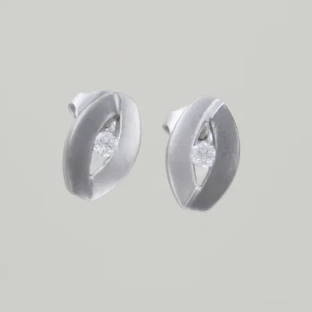 Ett par örhängen, höjd 5 mm, silver 925/1000 Vikt: 2 g