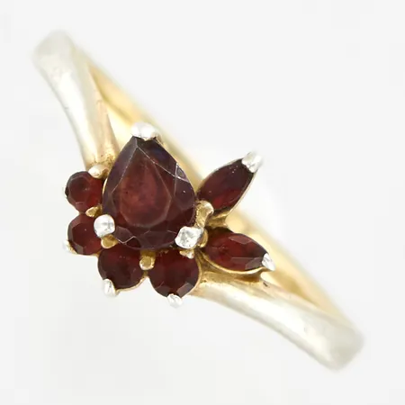 Ring med granater, stl 17½, bredd: 2-8mm, silver 925/1000 Vikt: 1,7 g