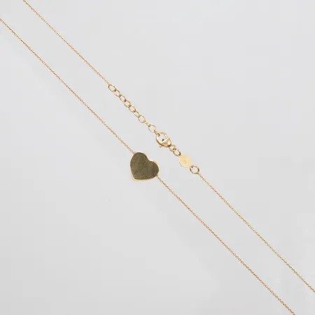 Collier, hjärta, längd ca 41,2-43,2cm, bredd 0,5-10,4mm, berlock ojämn, 9K Vikt: 2 g