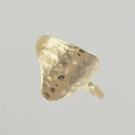 Ring hamrad öppen modell, Ø 19 mm, höjd 15,9 mm, 18K Vikt: 5,8 g