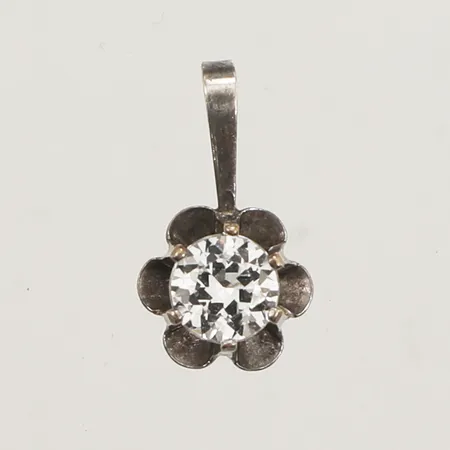 Hänge med vit sten, längd 17,8mm inklusive ögla, bredd 9,5mm, 925/1000 silver Vikt: 0,9 g