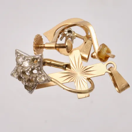 Diverse defekt guld, 18K, vikt 3,12g.