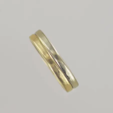 Ring 2 färger, Ø 17½ mm, bredd 4 mm, 18K Vikt: 1,3 g
