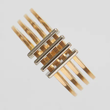 Ring, stl 17¼, bredd 7-9,5mm, Johansson, Guldsmed Thomas, Norrköping, år 2001, tvåfärgad, 18K Vikt: 13,6 g