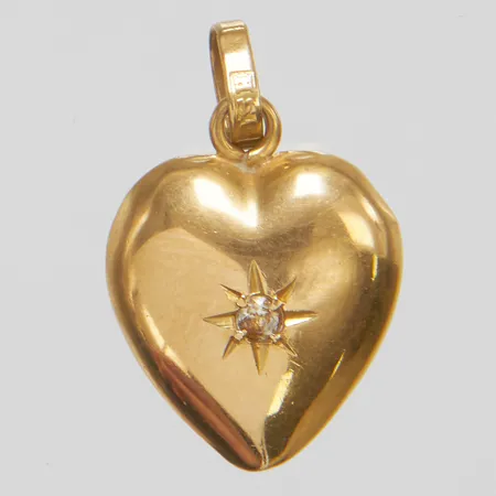 Hänge hjärta, vit sten, längd ca 20mm inkl ögla, bredd 12mm, 18K Vikt: 0,9 g