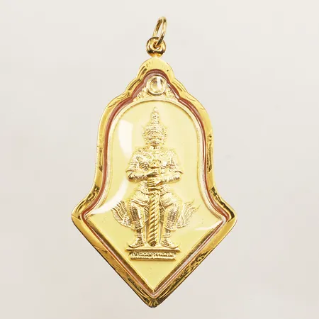 Hänge/thailändsk amulett, Thao Wessuwan, längd 55mm, bredd 32mm, plexiglas, 18K Vikt: 13,6 g