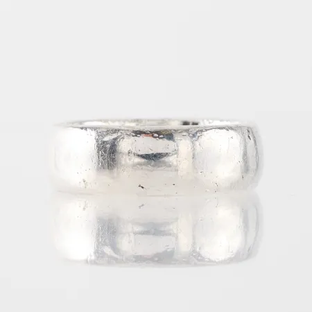 Ring , 21¾mm, bredd 8mm, silver Vikt: 12,8 g