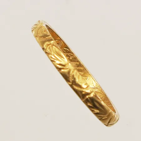 Ring, mönsterdekor, stl 18, bredd 2,5mm, gravyr, 23K Vikt: 2,9 g