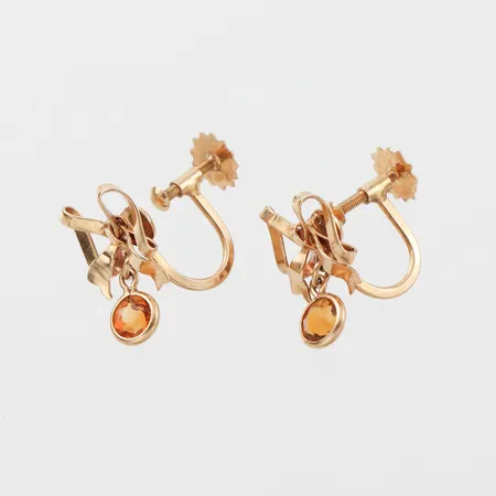 Örhängen paret med skruv, höjd ca 15 mm, 18k. Vikt: 2,7 g