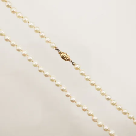 Pärlcollier, odlade sötvattenpärlor, längd 59cm, bredd Ø6,2mm, lås i 14K Vikt: 28,3 g