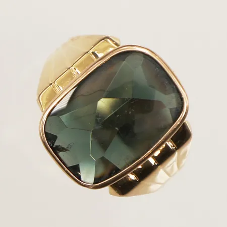 Klackring, grön sten, stl 19, bredd 16,5mm, skev, lagad, 14K Vikt: 4,1 g