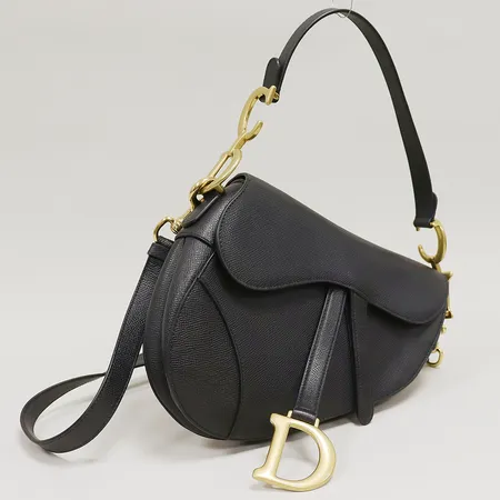 Väska Dior, Saddle Bag with Strap, svart kalvskinn, beslag i gulmetall, ref M0455CBAA_M900, ca 26x20x7cm, dustbag, kartong.