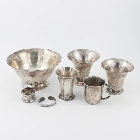 Silverföremål 7st med gravyrer 528,7gram Vikt: 528,7 g